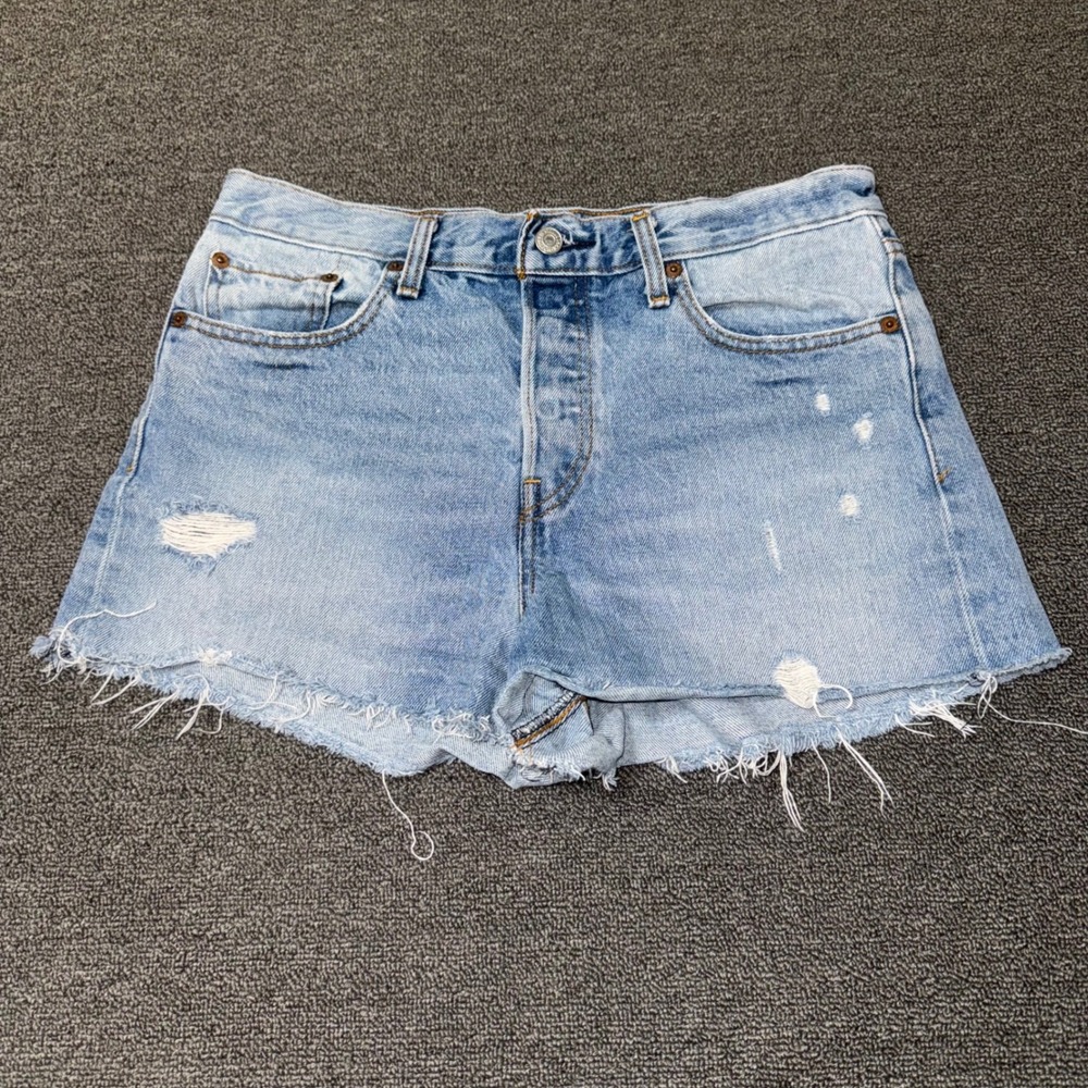 Levis 501 Original Light Wash Distressed Denim Shorts Button Fly Size‎ 31 Indie